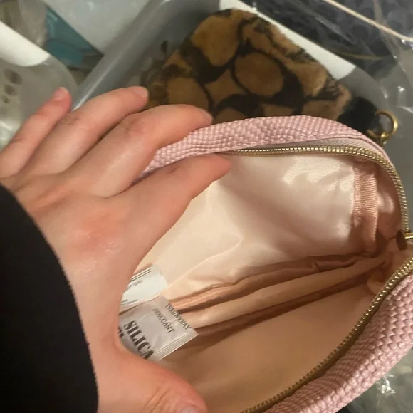 Mac cosmetics makeup bag - Picture 3 of 3